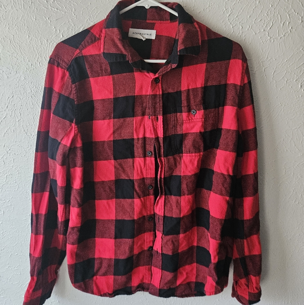 Aeropostale Men's Black And Red Checkered Flannel Shirt